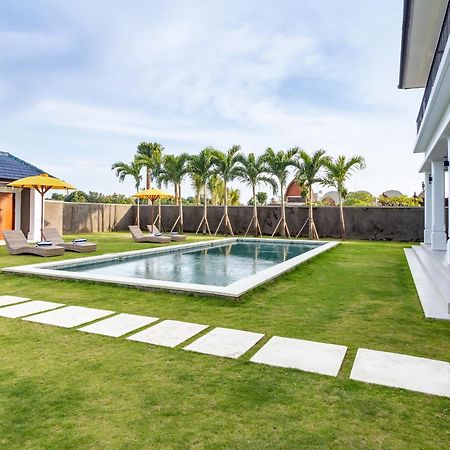 Villa Besakih 5Br, 5 Mins To Beach - Canggu 외부 사진